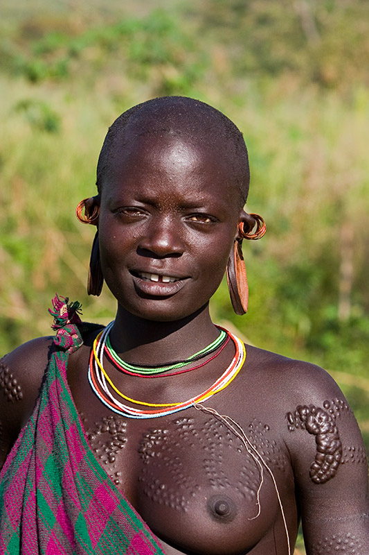 77   Surma woman